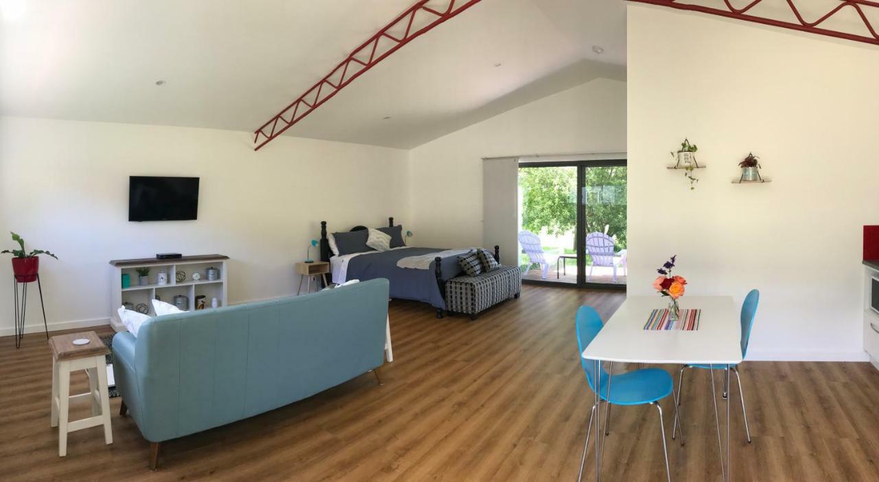 Langleys Port Campbell Hobby Farm Apartment ภายนอก รูปภาพ